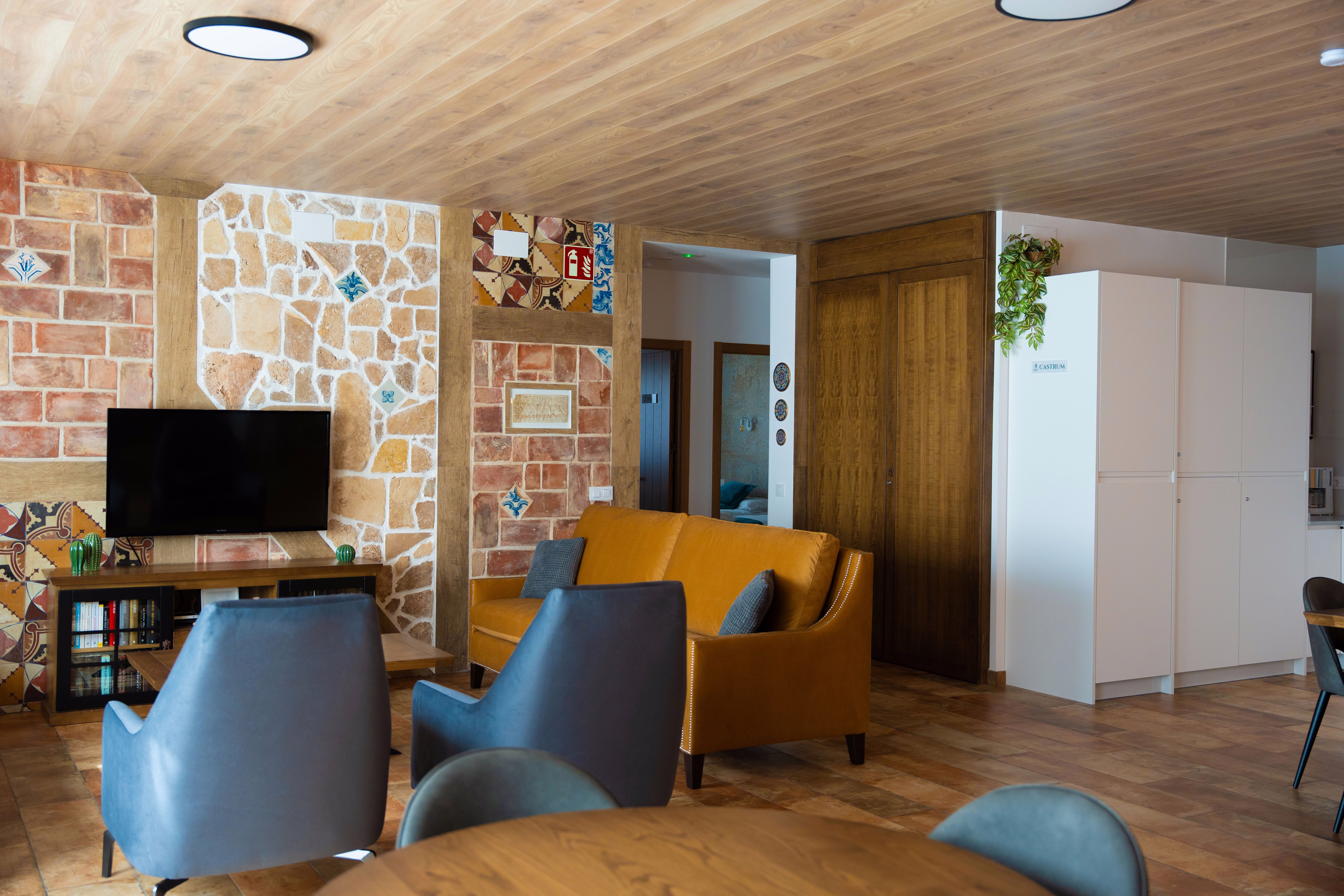 CASTRUM - Espacio cálido para descansar y convivir